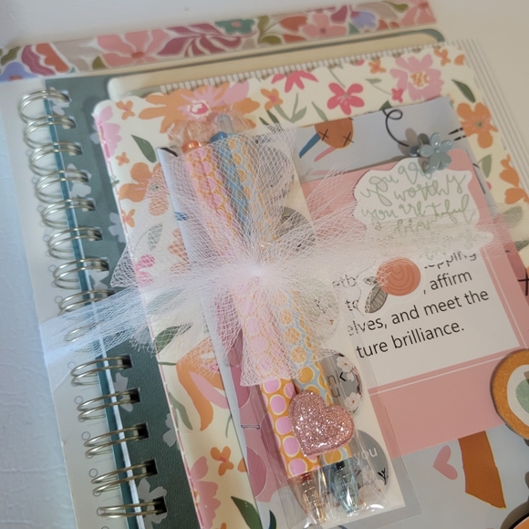 journals, notebooks, writing tools & cards - Picture 12 of 15